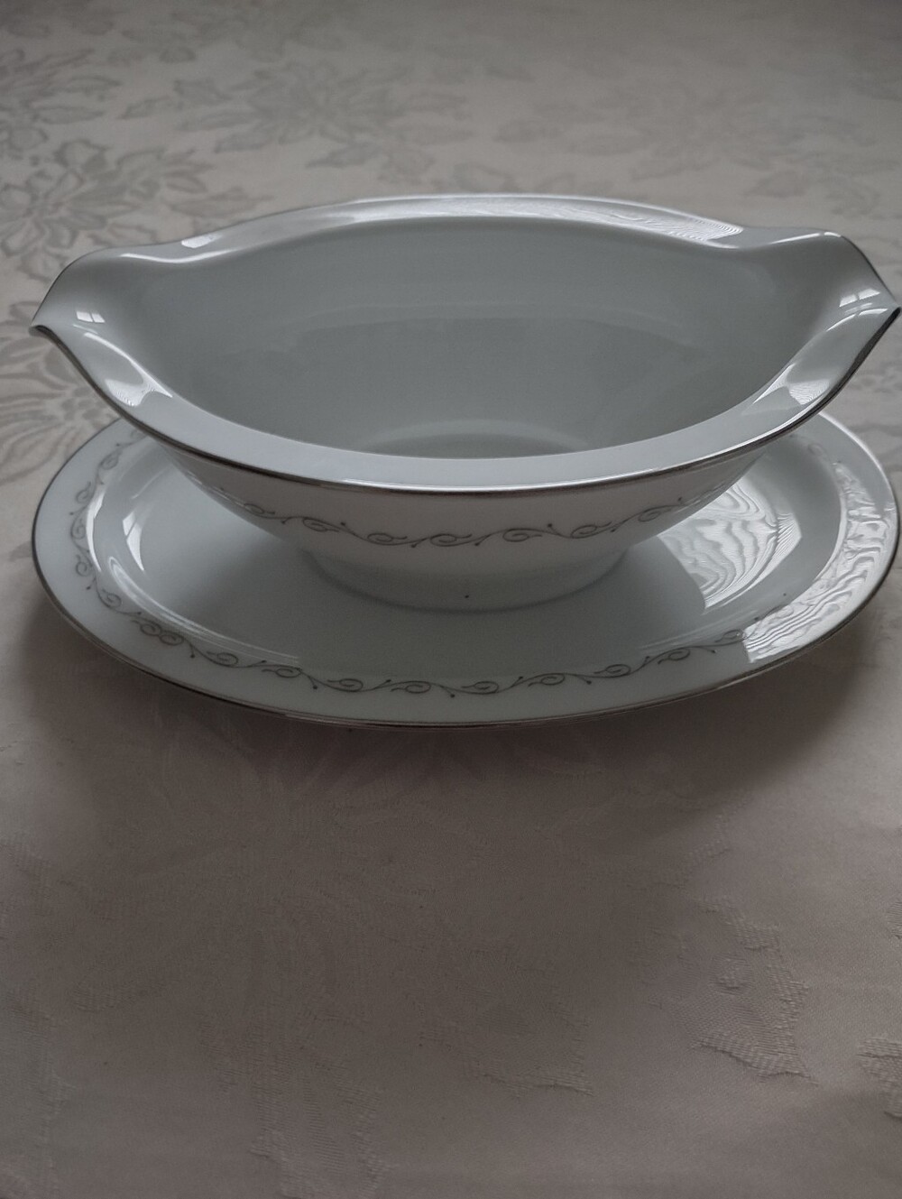 Noritake Japan Donna Scrolls Silver Rim Gravy Boat With Attached Underplate